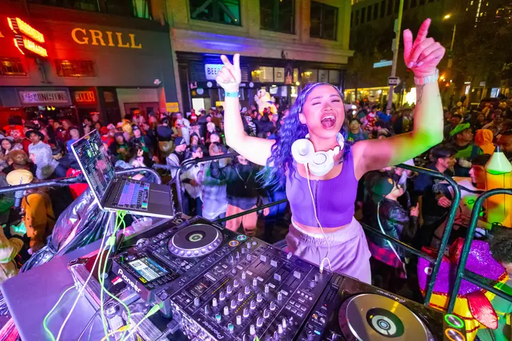 Ý Nghĩa Của Câu Nói 'trên Mặt Không Sân Là Đồ Cúng Dường'