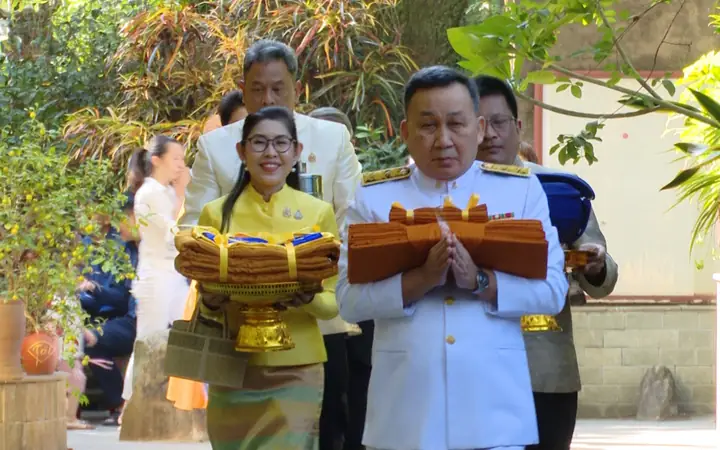 Tìm Hiểu Sâu Về Tục Cúng Dường Của Người Thái Lan: Ý Nghĩa, Các Bước & Vật Phẩm