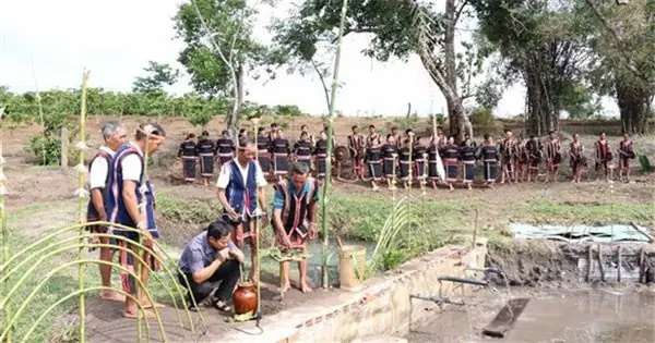 Tục Cúng Thần Nước Ở Tây Nguyên: Nét Văn Hóa Tâm Linh Đặc Sắc Của Vùng Đất Tây Nguyên