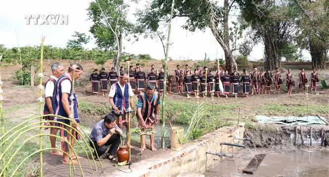 Tục Cúng Thần Nước Ở Tây Nguyên: Nét Văn Hóa Tâm Linh Đặc Sắc Của Vùng Đất Tây Nguyên