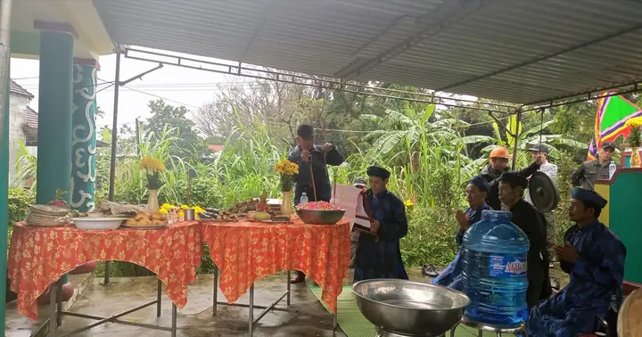 Tục Cúng Xóm Đầu Năm: Nguồn Gốc, Ý Nghĩa Và Các Bước Chuẩn Bị