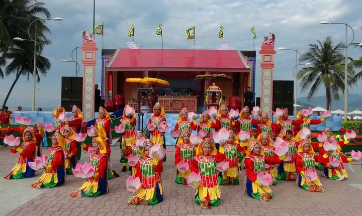 Tục Thờ Cúng Cá Voi Ở Việt Nam: Nguồn Gốc, Ý Nghĩa Văn Hóa Và Những Câu Chuyện Lịch Sử