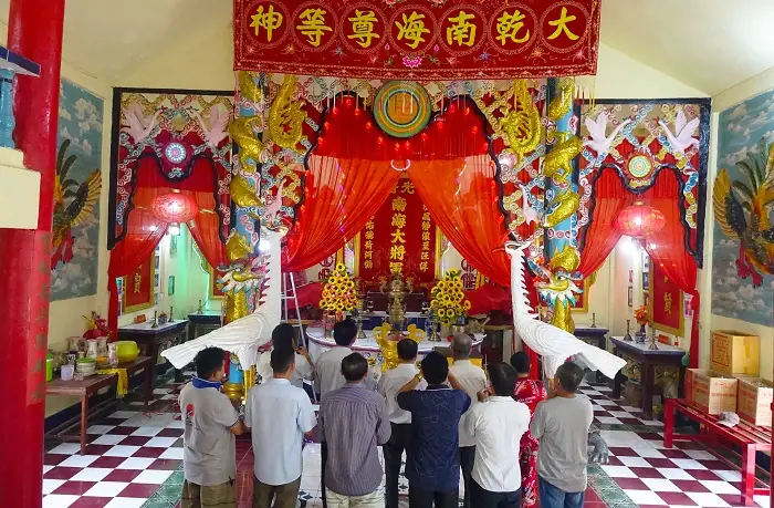 Tục Thờ Cúng Của Ngư Dân Ven Biển: Nét Văn Hóa Tâm Linh Đậm Đà Bản Sắc Dân Tộc