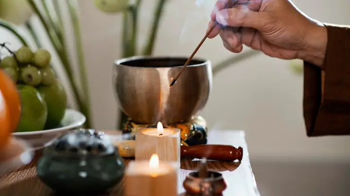 Tục Thờ Cúng Ông Bà Của Người Việt Nam: Nguồn Cội, Ý Nghĩa Và Nghi Thức