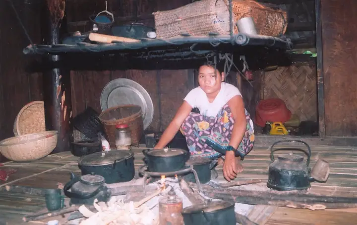 Tục Thờ Cúng Tổ Tiên Của Người Thiểu Số: Nét Văn Hóa Tâm Linh Đặc Sắc