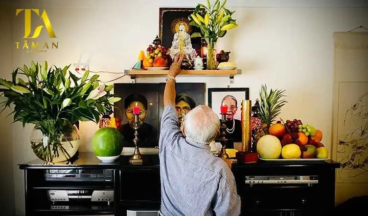 Tụng Kinh Cúng Gia Tiên: Ý Nghĩa, Nghi Lễ Và Bài Văn Khấn Chuẩn