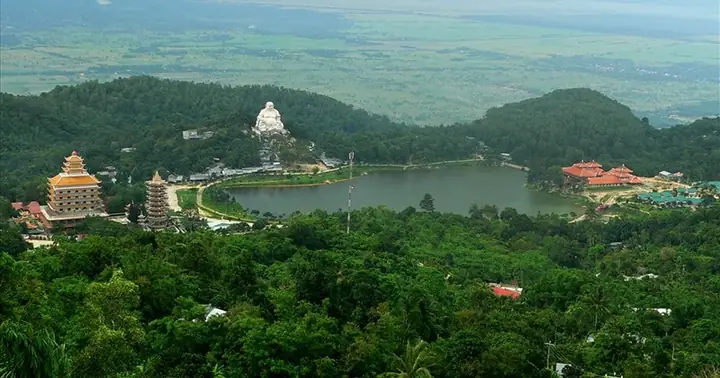 Khám Phá Tượng Phật Trên Đỉnh Núi Lớn Nhất Châu Á