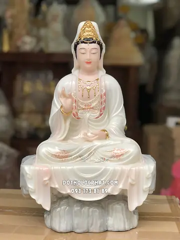 87. Tượng Phật Quan Âm Trắng Hồng Ngồi Tự Tại Trên Bệ Đá Qabt-070