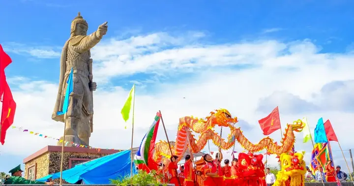 Văn Khấn Đức Thánh Trần: Nguồn Gốc, Ý Nghĩa Và Các Bài Văn Khấn Chuẩn Nhất