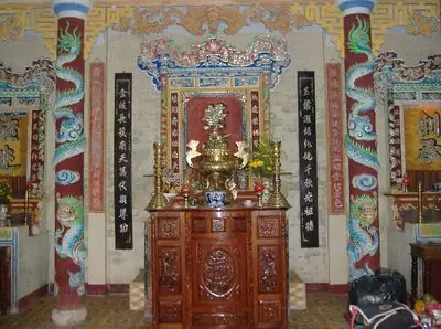 Vấn Đề Cúng Bái Tổ Tiên Dòng Họ: Những Điều Cần Biết Để Giữ Gìn Phong Tục