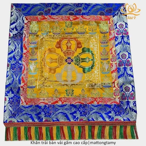 Đánh Giá Chi Tiết Các Loại Vải Khăn Trải Bàn Cúng: Nên Chọn Chất Liệu Nào Cho Không Gian Tâm Linh?