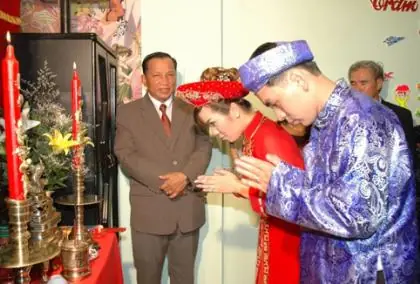 Ý Nghĩa Vái Lạy Cúng Kiến: Nguồn Gốc, Các Bước & Những Điều Cần Biết