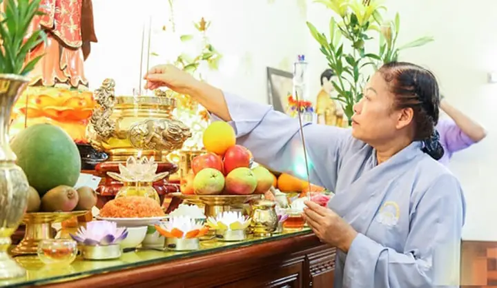 Văn Khấn Gia Tiên Tết Vu Lan: Gợi Ý Chi Tiết Cho Tín Ngưỡng Thờ Cúng