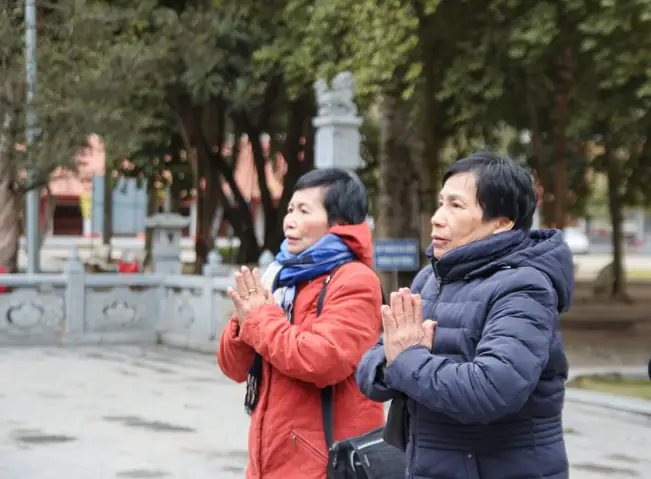 Văn Cúng Hầu Đồng: Những Gì Bạn Cần Biết Về Nghi Lễ Tôn Giáo Quan Trọng