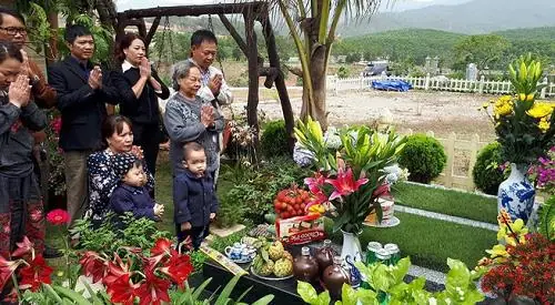 Cẩm Nang Chuẩn Bị Lễ Vật Và Văn Khấn Tảo Mộ Tết Nguyên Đán Chi Tiết Nhất