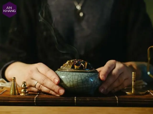 Cẩm Nang Văn Khấn Xông Nhà Tẩy Uế: 3 Bài Cúng Chuẩn Tâm Linh Và Hướng Dẫn Chi Tiết Từ A-z