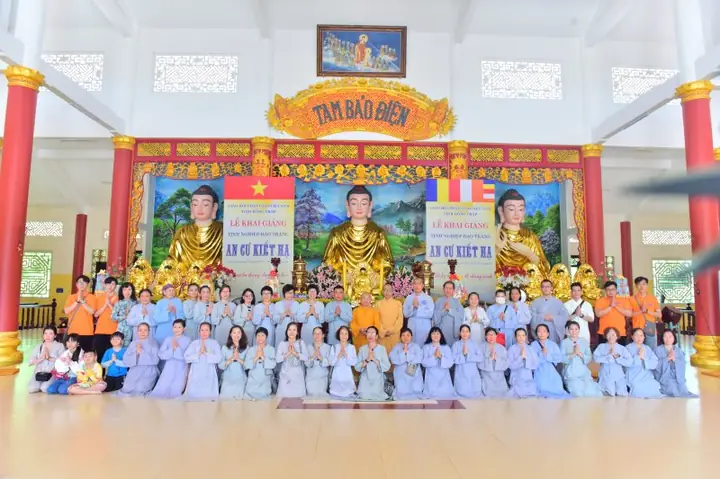 Văn Cúng Dường Trường Hạ: Ý Nghĩa, Nội Dung Và Các Bước Thựcc Hiện