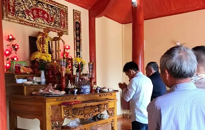 Cẩm Nang Chi Tiết Về Văn Khấn Cúng Cơm Cửu Huyền Thất Tổ: Nghi Lễ Và Bài Khấn Chuẩn