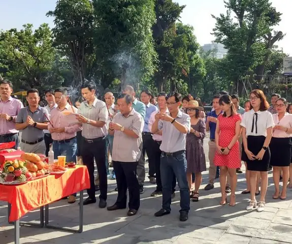 Văn Khấn Cúng Nhập Trạch Kinh Doanh: Cẩm Nang Chi Tiết Từ A-z