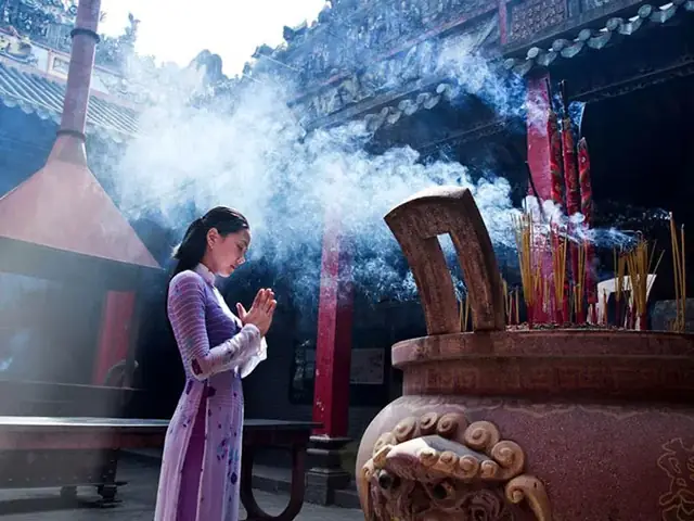 Cẩm Nang Văn Khấn Cúng Tết Hạ Nguyên: Nguồn Gốc, Ý Nghĩa Và Mẫu Bài Chuẩn Nhất