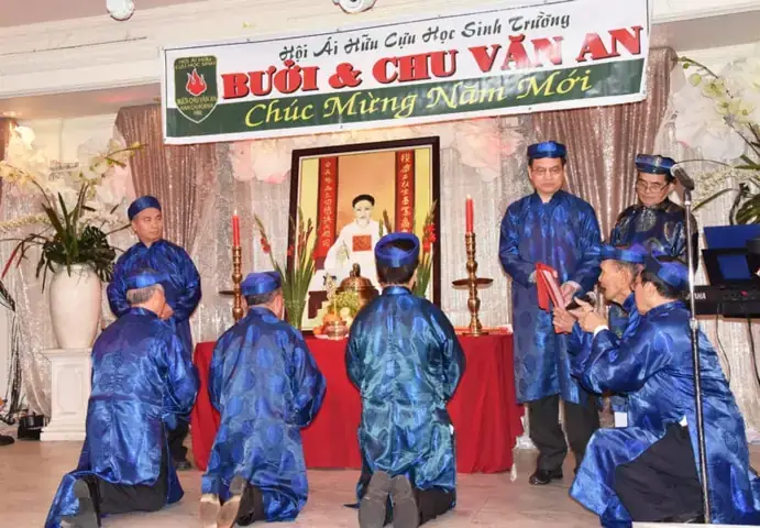 Văn Khấn Cúng Tết Nguyên Đán Kỷ Hợi 2026: Bộ Văn Khấn Chi Tiết Và Giải Đáp