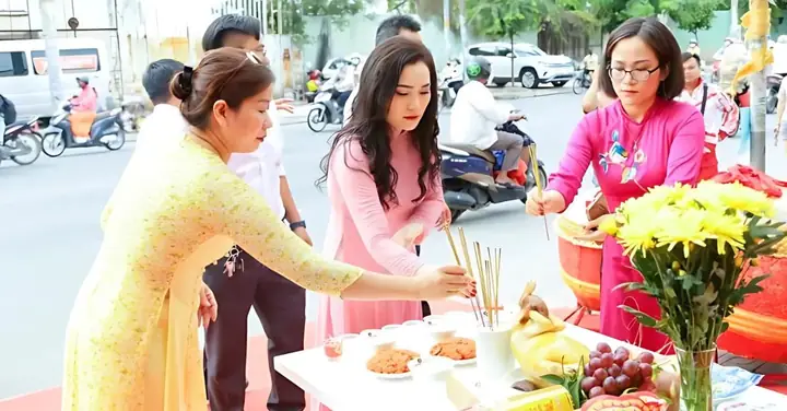 Văn Khế Cúng Đất Tháng 2: Ý Nghĩa, Văn Khấn Và Những Kiến Thức Cần Biết