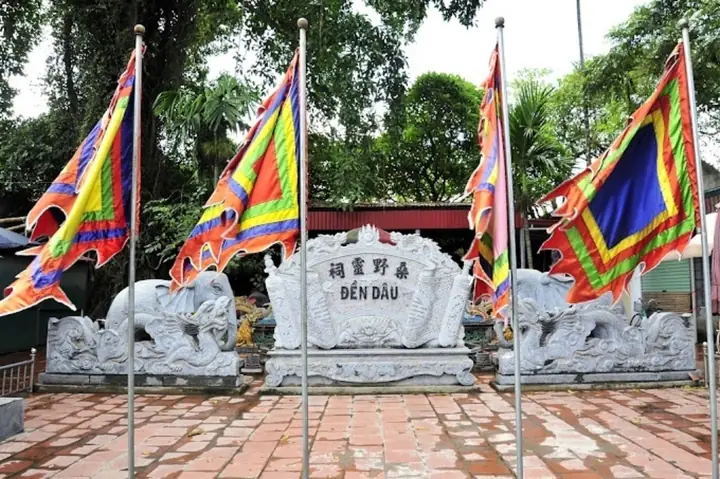 Văn Sớ Tiếng Trung Cúng Mẫu Liễu Hạnh: Nguồn Gốc, Ý Nghĩa Và Bài Văn Khấn Chuẩn