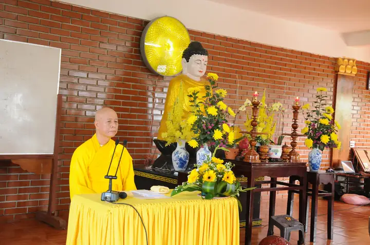 Văn Tác Bạch Cúng Dường Trai Tăng Tôn Sư: Nguồn Gốc, Ý Nghĩa Và Thực Hành