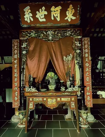 Cẩm Nang Văn Tế Cúng Tổ Tiên: Văn Khấn Hán - Nôm Chuẩn Truyền Thống Và Bản Dịch Chi Tiết