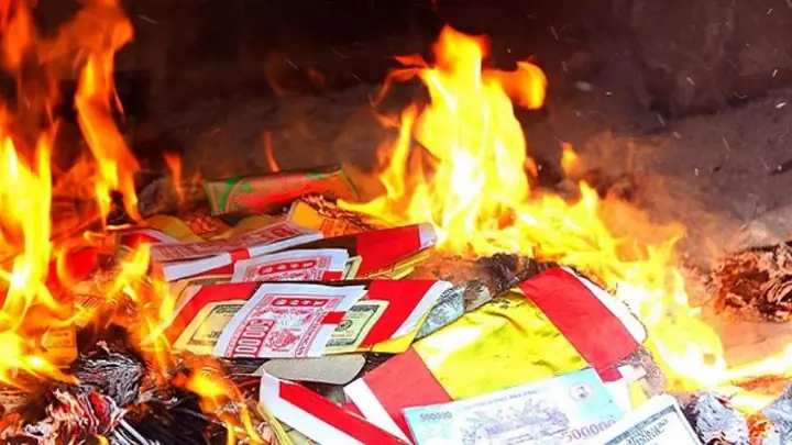 Vàng Mã Cúng Giao Thừa: Lễ Vật Thiêng Liêng Và Nghi Thức Hóa Vàng Chuẩn Phong Tục