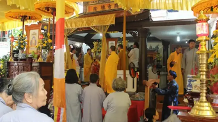 Vàng Mã Cúng Giỗ: Nguồn Gốc, Ý Nghĩa Thực Sự & Những Quan Niệm Cần Làm Rõ