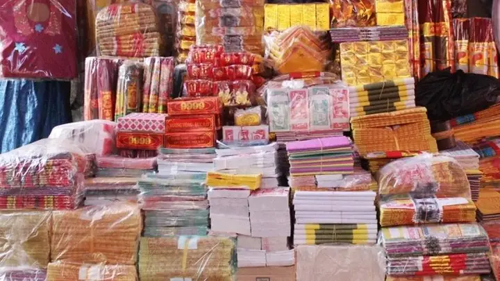 Vàng Mã Cúng Rằm Tháng 7: Giải Mã Ý Nghĩa Và Hướng Dẫn Thực Hành Chuẩn Phong Tục