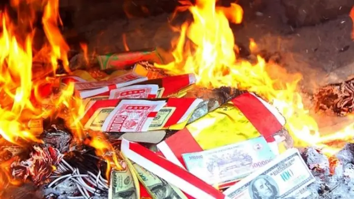 Vàng Mã Cúng Rằm Tháng 7: Giải Mã Ý Nghĩa Và Hướng Dẫn Thực Hành Chuẩn Phong Tục