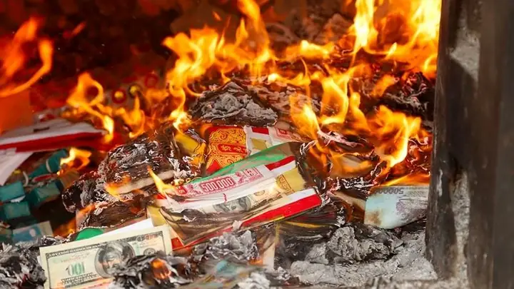 Vàng Mã Cúng Rằm Tháng 7: Giải Mã Ý Nghĩa Và Hướng Dẫn Thực Hành Chuẩn Phong Tục