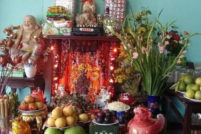 Vía Thần Tài Cúng Gà Quay Được Không? Giải Đáp Chi Tiết Và Gợi Ý Mâm Cúng