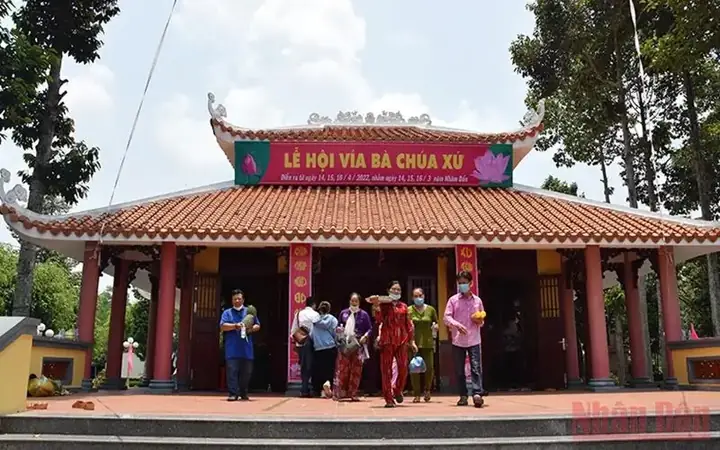 Cúng Bà Chua Sứ: Nguồn Gốc, Ý Nghĩa Và Cách Thức Thực Hành Đúng