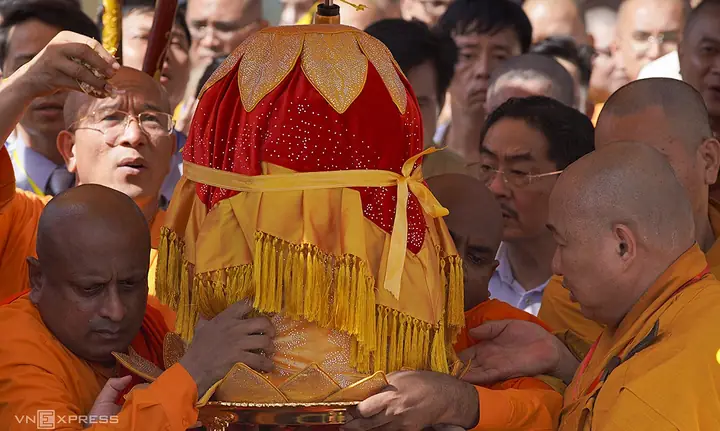 Xá Lợi Đức Phật Thích Ca Mâu Ni Rời Việt Nam - Báo Vnexpress