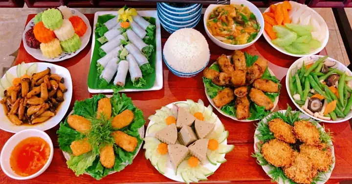 Cẩm Nang Chuẩn Bị Mâm Cúng Rằm Tháng 7 Và Khung Giờ Đẹp Năm 2025