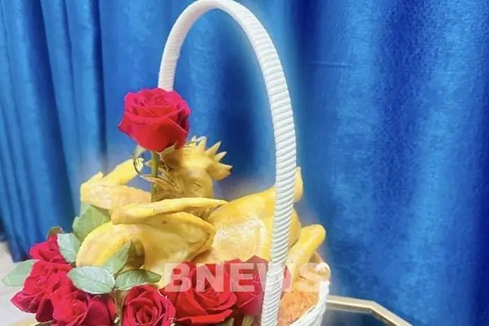 Xem Mào Gà Cúng Giao Thừa: Ý Nghĩa Tâm Linh Và Bí Quyết Chọn Lựa