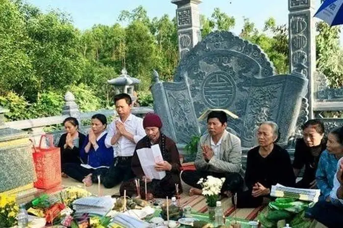 Xem Ngày Cúng Tạ Mộ: Hướng Dẫn Chi Tiết Và Ý Nghĩa Phong Tục