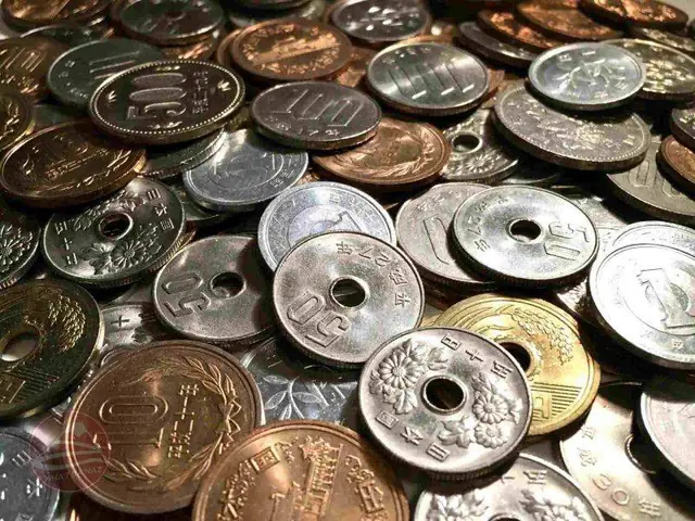 Ý Nghĩa Tung Đồng Xu Trong Thờ Cúng: Giải Mã Tín Ngưỡng Và Nghi Thức Truyền Thống