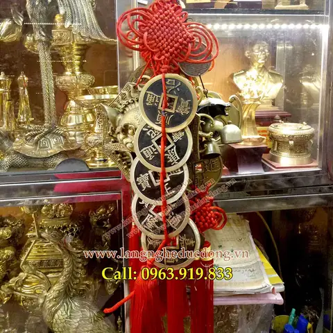 Ý Nghĩa Tung Đồng Xu Trong Thờ Cúng: Giải Mã Tín Ngưỡng Và Nghi Thức Truyền Thống