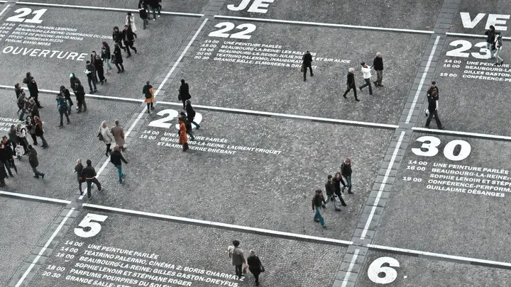 Giải Mã Giấc Mơ 9: Ý Nghĩa Thực Tế Khi Mơ Đánh Bài