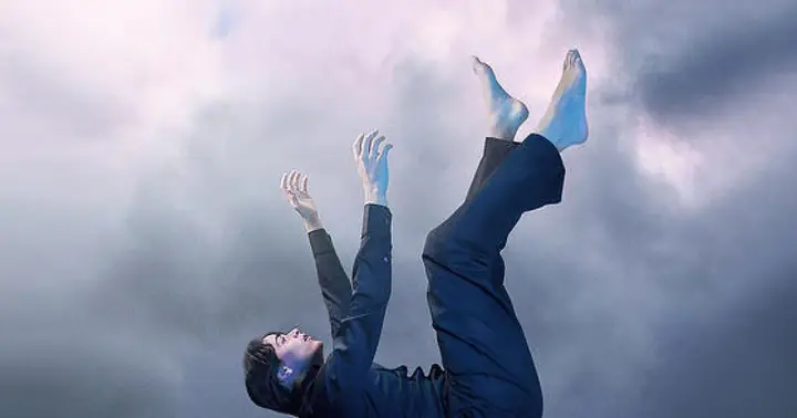 Giấc Mơ Xe Ô Tô Rơi Xuống Vực: Giải Mã Ý Nghĩa Và Hướng Dẫn Ứng Phó