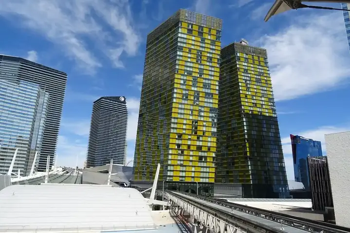 Mơ Thấy Anh Họ: Ý Nghĩa Tâm Lý Và Thông Điệp Về Gia Đình