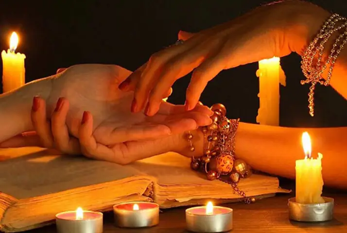 Mơ Thấy Bà Thầy Bói: Giải Mã Toàn Diện Từ Khoa Học Đến Dân Gian