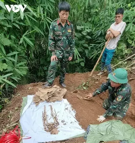 Mơ Thấy Bốc Hài Cốt Là Gì? Giải Mã Ý Nghĩa Tâm Linh & Tâm Lý