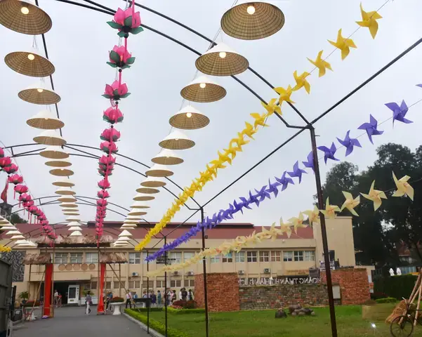 Mơ Thấy Cái Nón: Ý Nghĩa Tâm Linh, Giải Mã Số Lô Đề Và Phân Tích Khoa Học