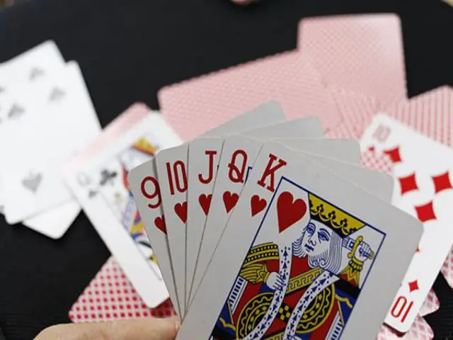 Mơ Thấy Chơi Bài: Điềm Báo Hay Chỉ Giấc Mơ Vô Nghĩa?