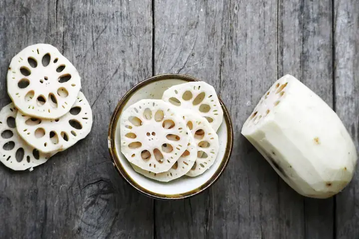 Giấc Mơ Đào Củ Sen: Giải Mã Ý Nghĩa Tâm Linh Và Thông Điệp Cuộc Sống